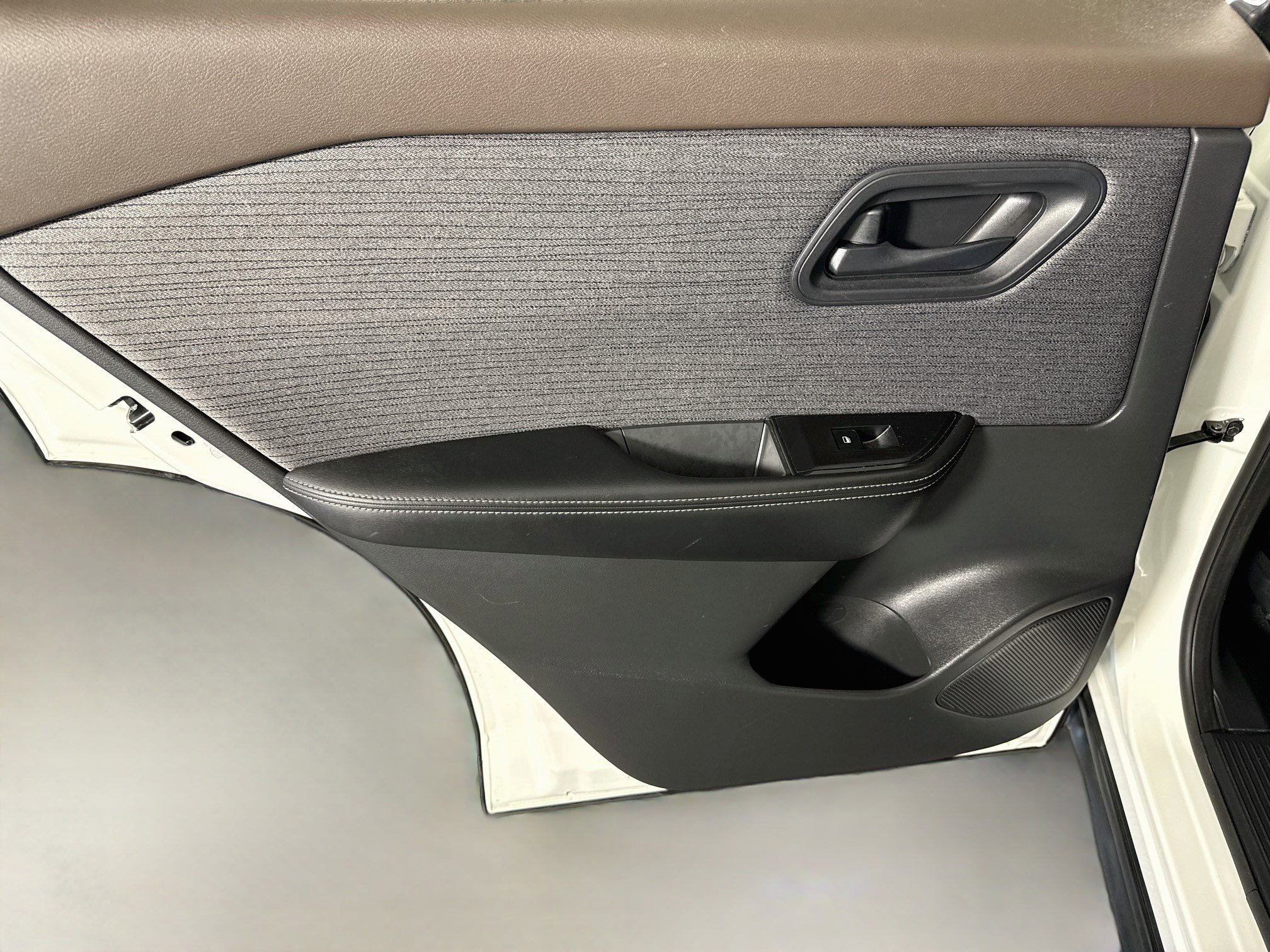 Used 2022 Nissan Rogue S FWD image 26
