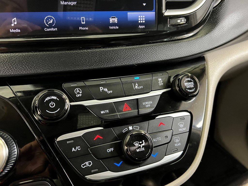 Used 2023 Chrysler Pacifica Touring-L image 45