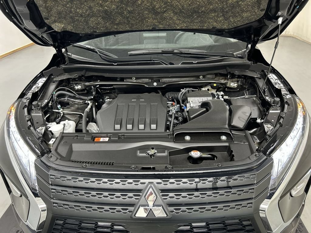 New 2026 Mitsubishi Eclipse Cross LE AWD/4WD image 9