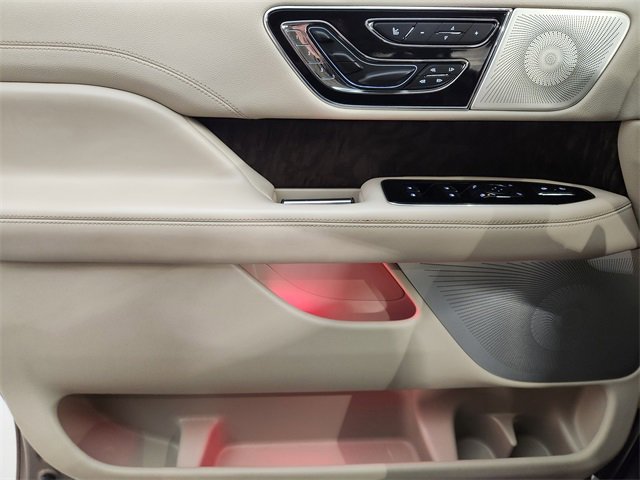 Used 2020 Lincoln Navigator Reserve w/ Luxury Package image 22
