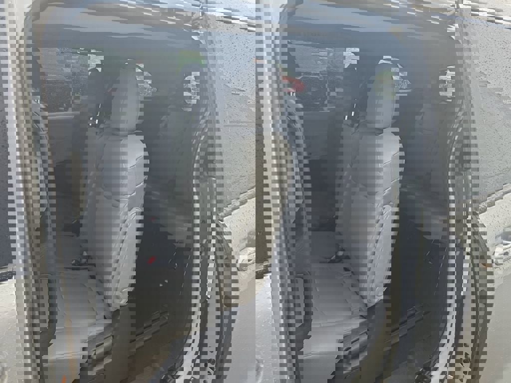 Used 2025 Toyota Sienna XLE image 13