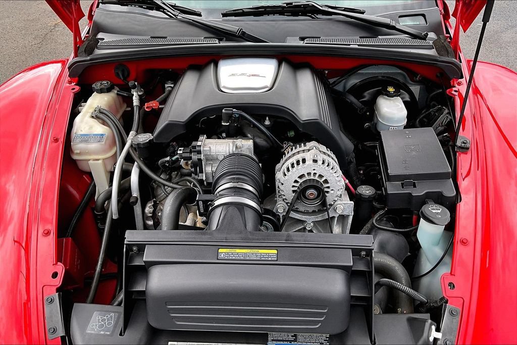 Used 2003 Chevrolet SSR w/ Preferred Equipment Group RWD image 29