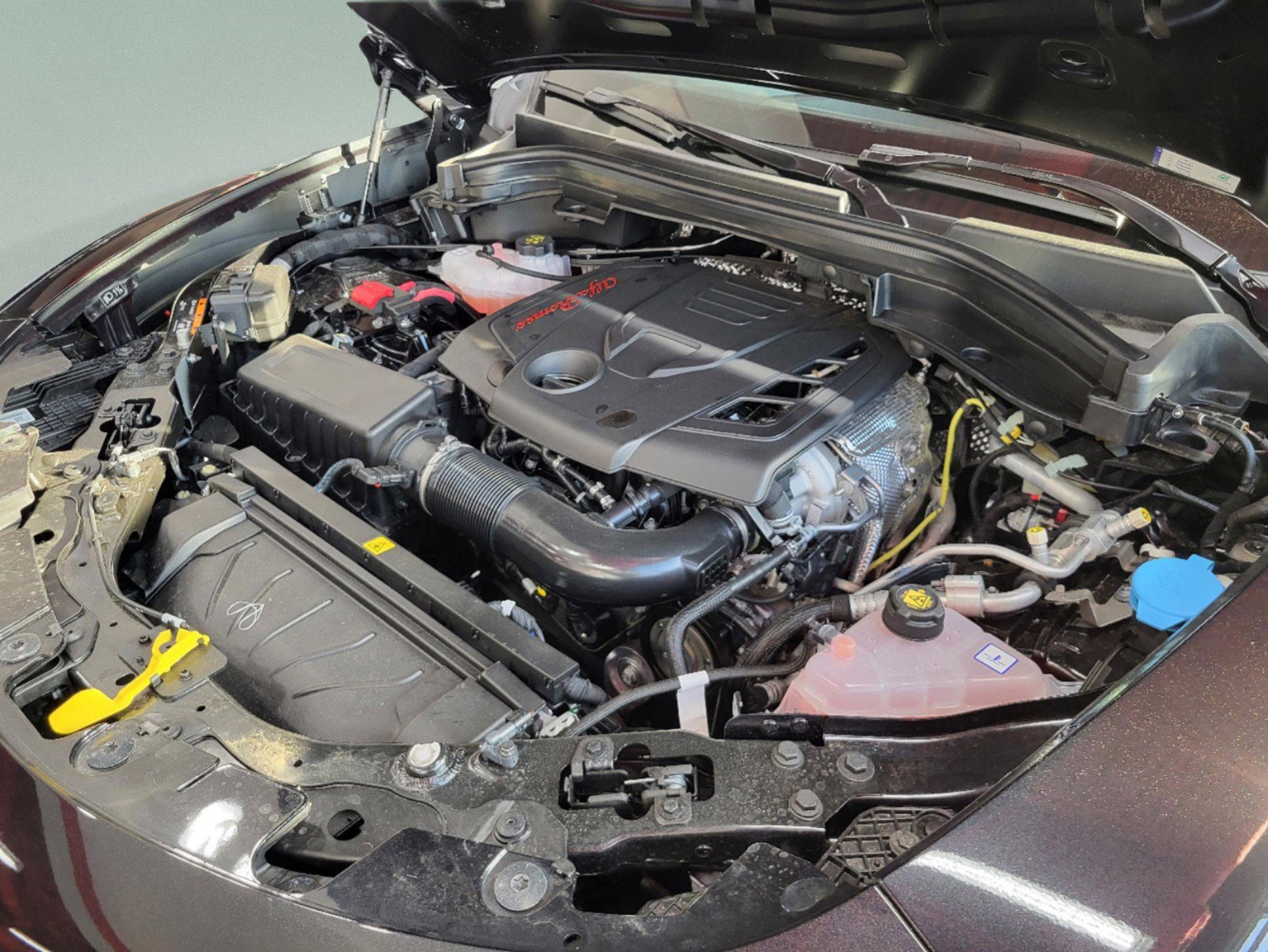 New 2025 Alfa Romeo Stelvio Sprint AWD/4WD image 46