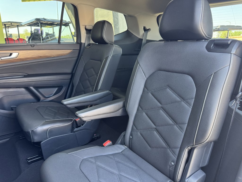 Used 2024 Volkswagen Atlas SE w/ Panoramic Sunroof Package image 36