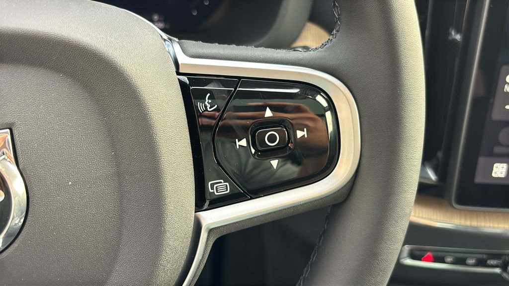 New 2026 Volvo XC60 T8 Plus w/ Protection Package Premier AWD/4WD image 17