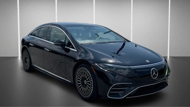 Used 2023 Mercedes-Benz EQS 450+ Sedan image 3