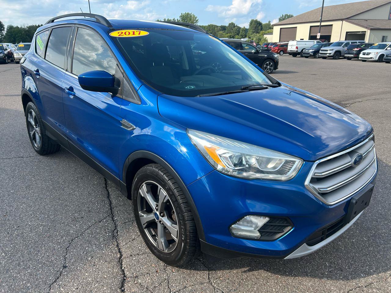 Used 2017 Ford Escape SE w/ Equipment Group 201A FWD image 3