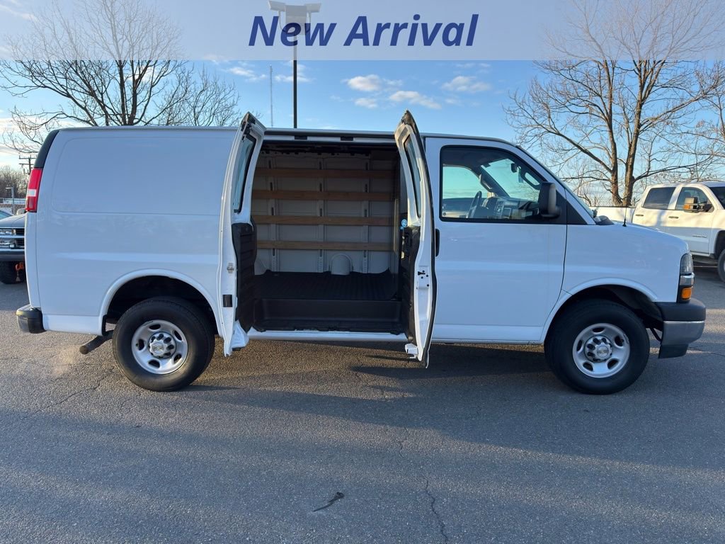 Certified 2024 Chevrolet Express 2500 Work Van w/ Driver Convenience Package image 9