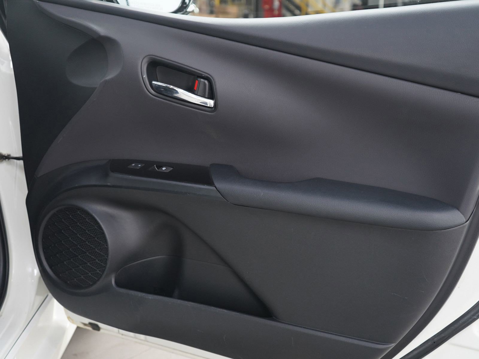 Used 2018 Toyota Prius Prime Premium image 9