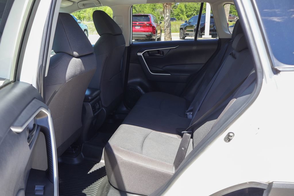 Used 2024 Toyota RAV4 LE image 9