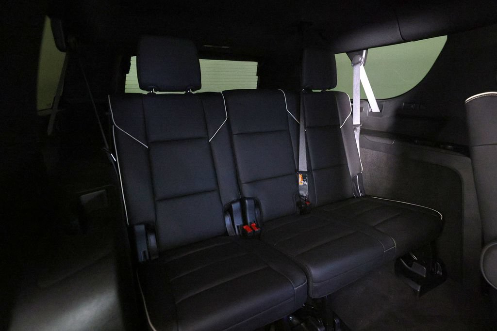 Used 2025 Cadillac Escalade ESV Sport AWD/4WD image 12