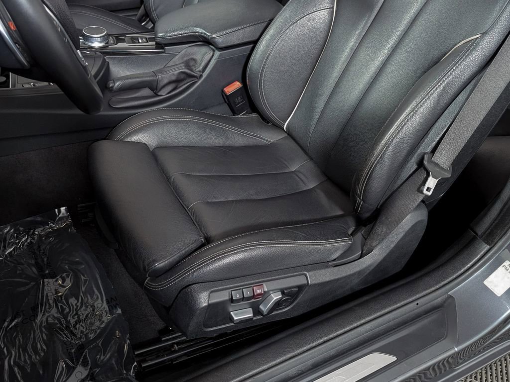 Used 2018 BMW 430i Convertible image 18