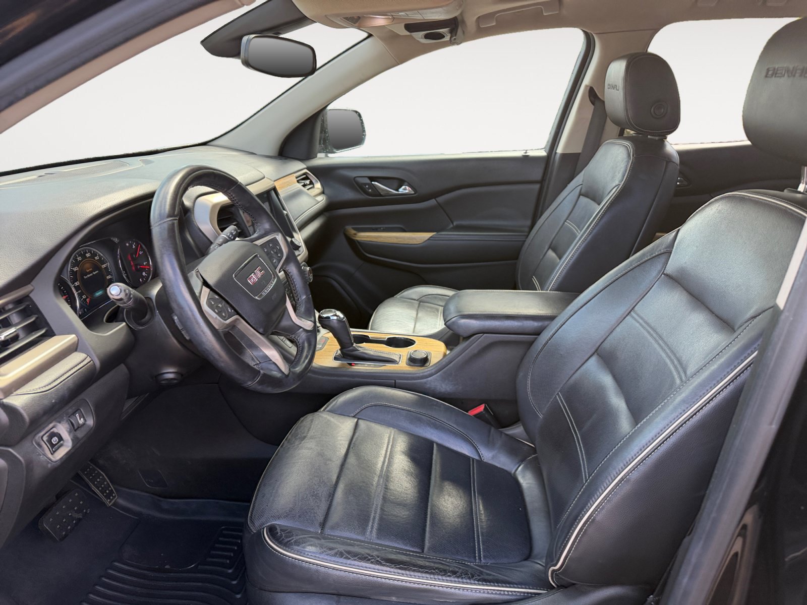 Used 2017 GMC Acadia Denali w/ Technology Package AWD/4WD image 9