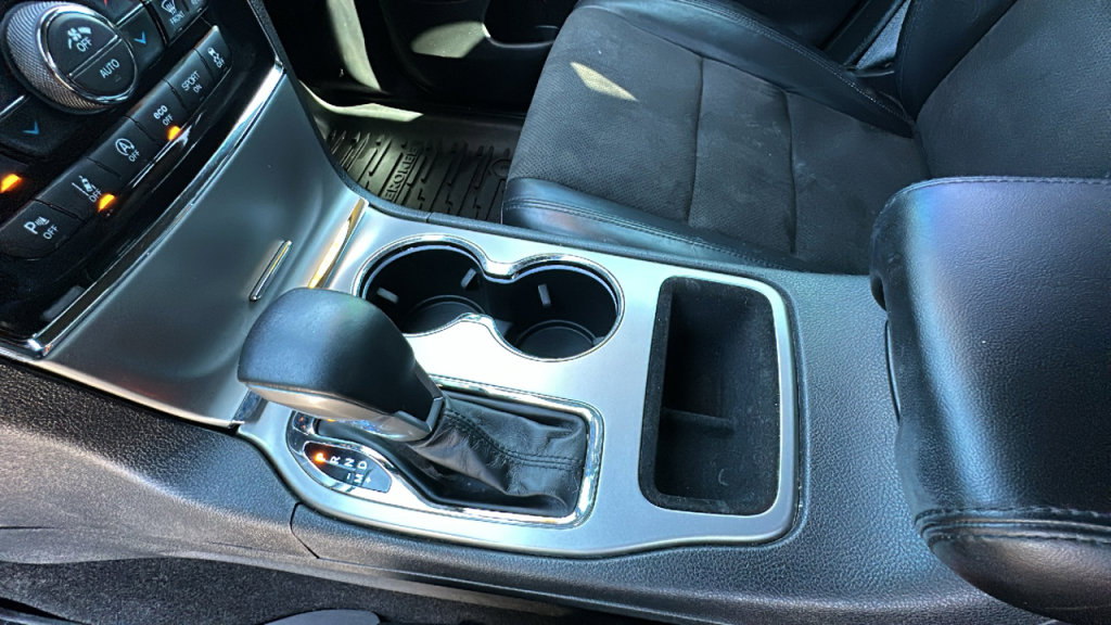 Used 2021 Jeep Grand Cherokee Laredo X image 13