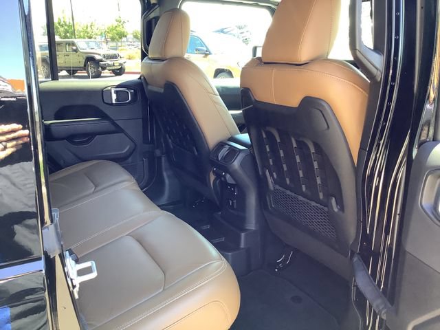 Used 2022 Jeep Wrangler Unlimited Rubicon w/ Xtreme Recon 35" Tire Package AWD/4WD image 37