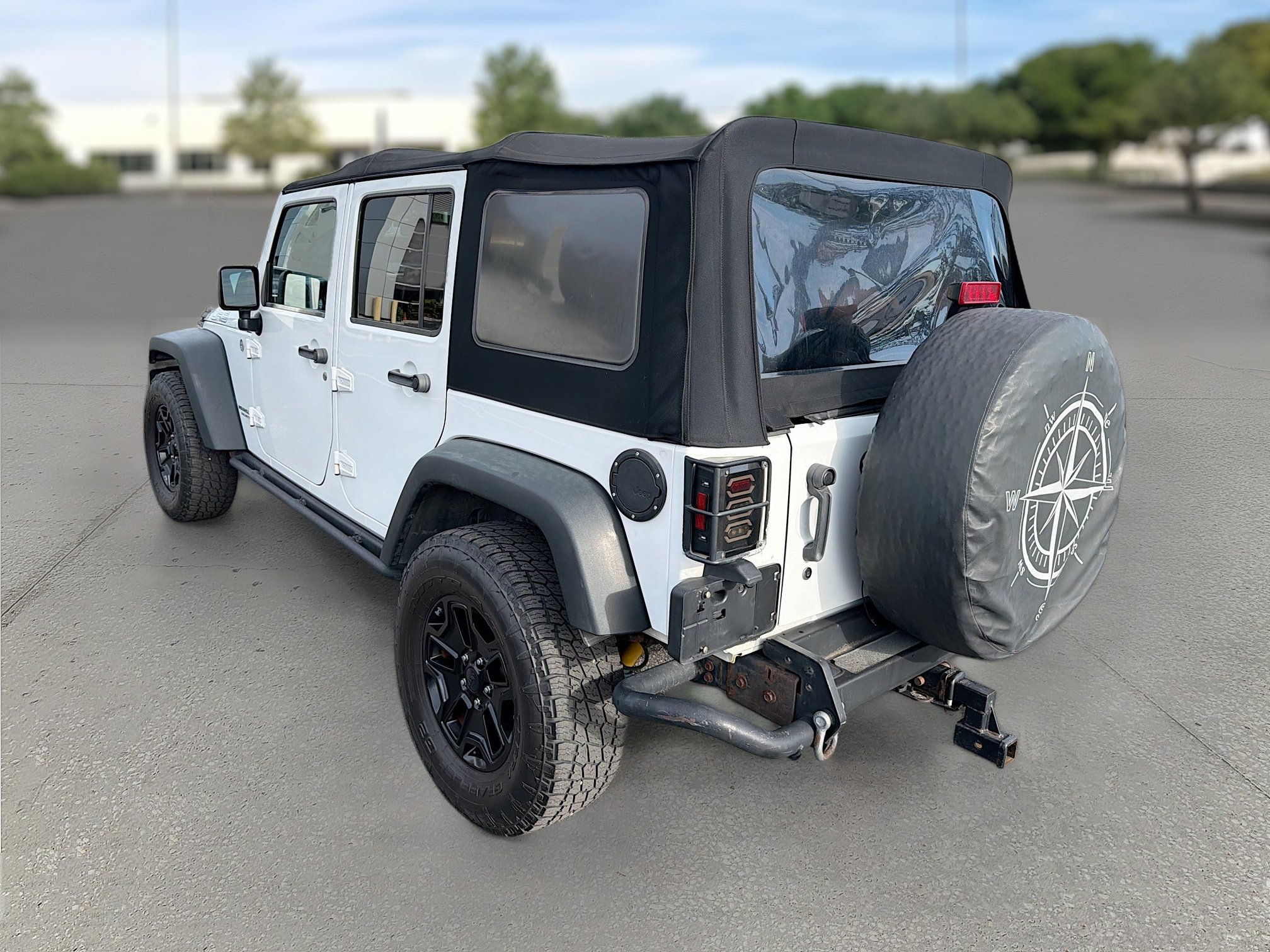 Used 2013 Jeep Wrangler Unlimited Sahara image 5
