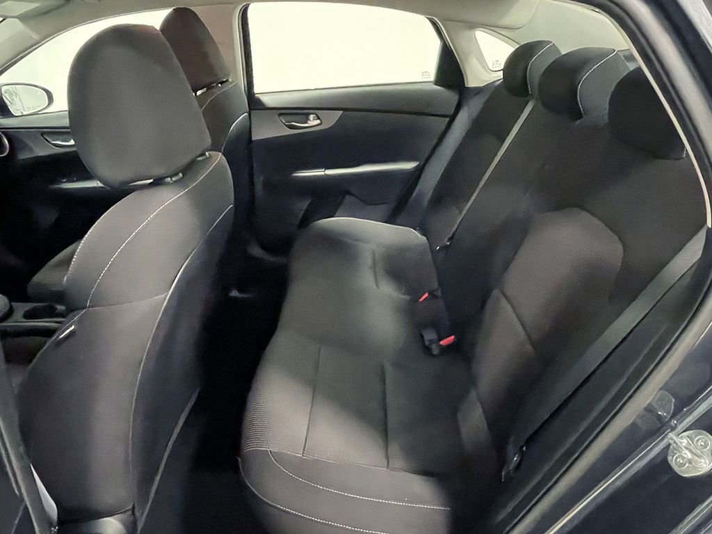 Used 2020 Kia Forte LXS FWD image 17