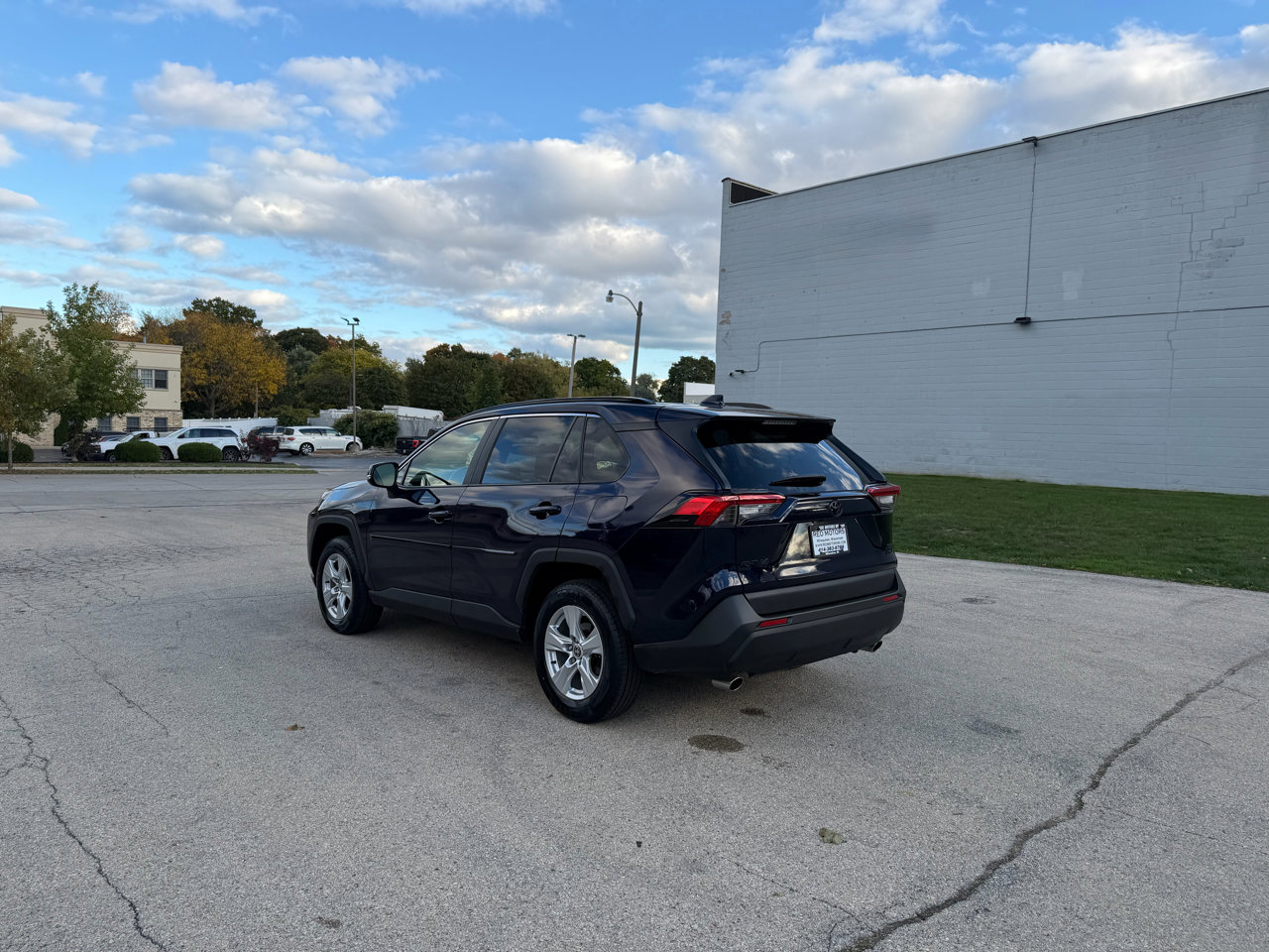 Used 2021 Toyota RAV4 XLE image 5