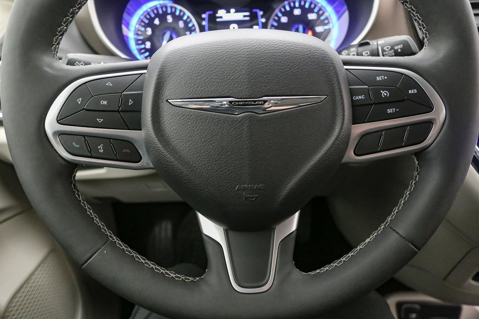 Used 2024 Chrysler Voyager LX image 34