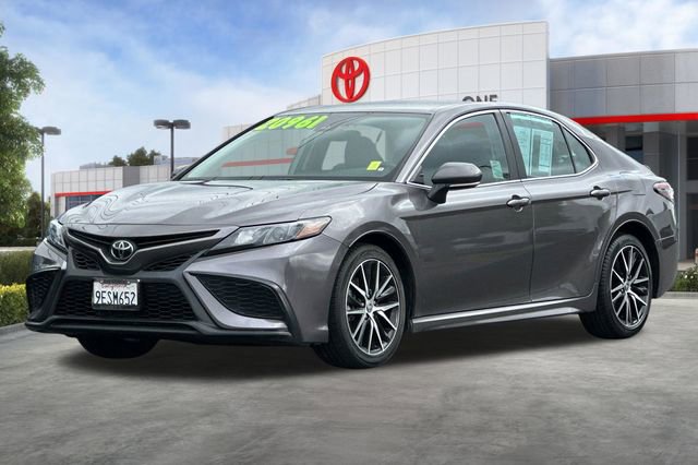 Used 2023 Toyota Camry SE FWD image 9