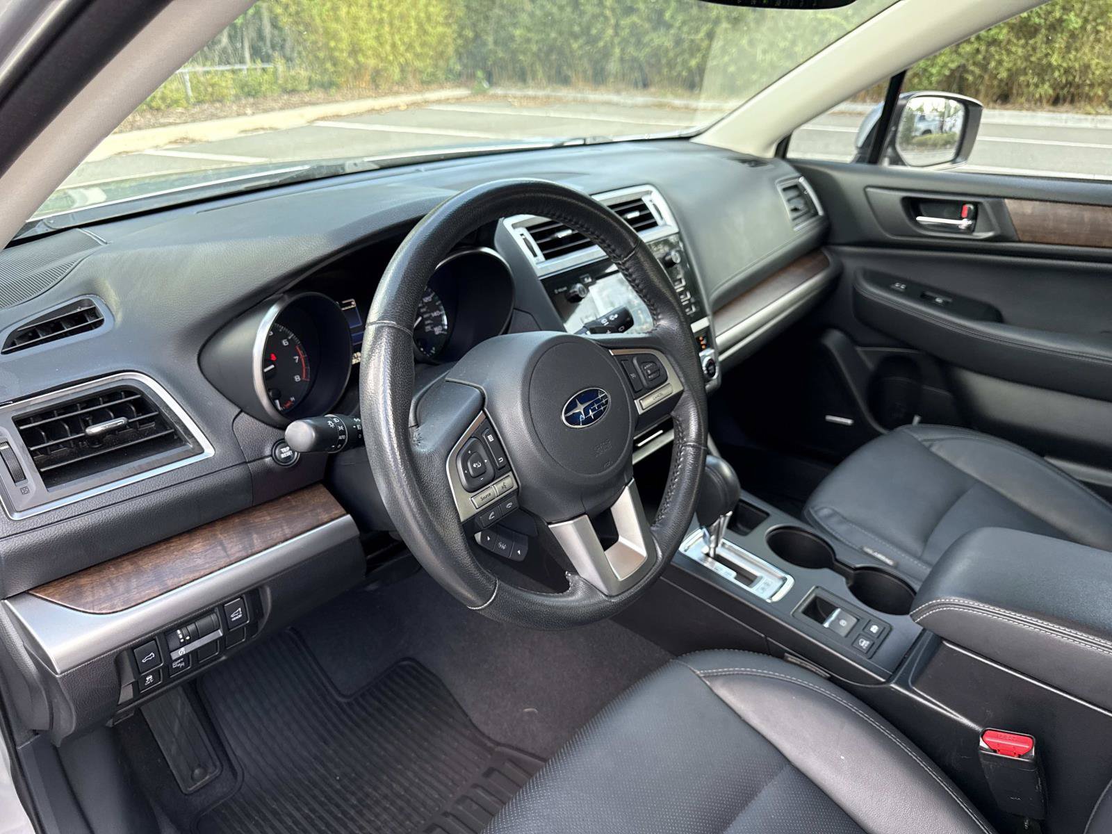 Used 2017 Subaru Outback 3.6R Limited AWD/4WD image 21