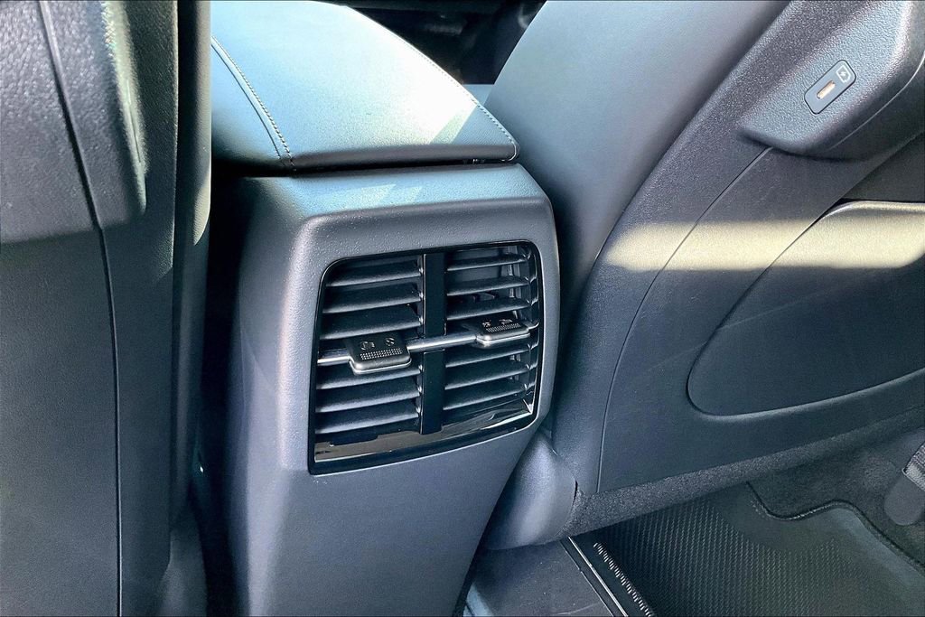 Used 2024 Kia Niro EX Touring image 25