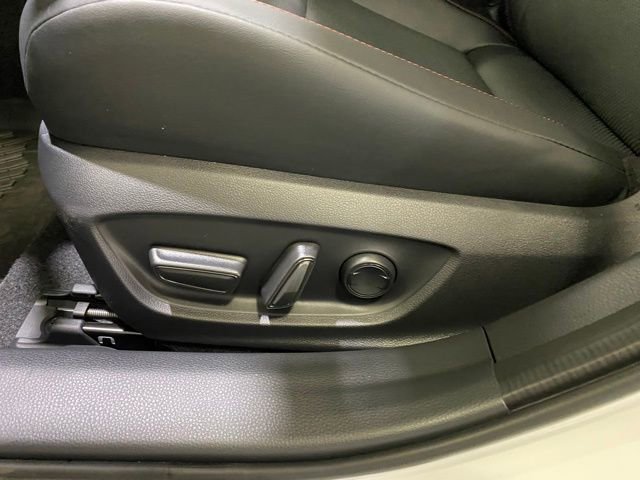 New 2026 Toyota Prius Plug-In Hybrid FWD image 13