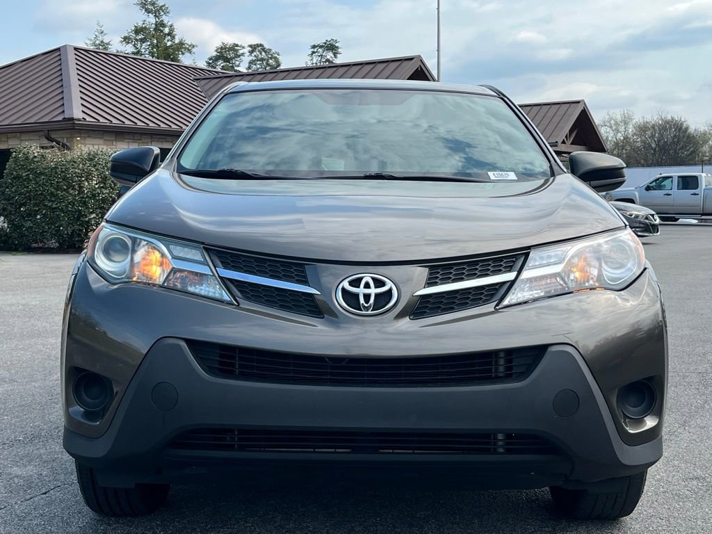 Used 2015 Toyota RAV4 LE AWD/4WD image 3