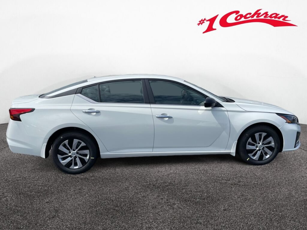 Used 2024 Nissan Altima 2.5 S FWD image 18