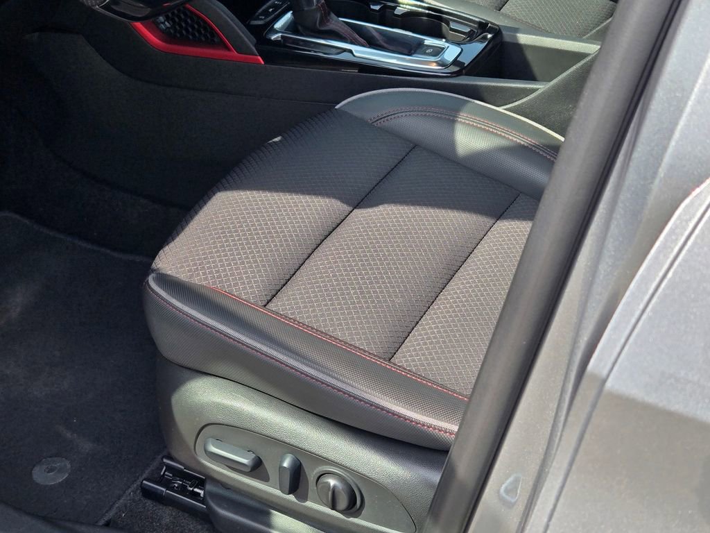 Used 2023 Chevrolet TrailBlazer RS image 30