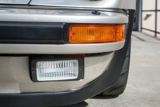 Used 1989 Porsche 911 Carrera RWD image 24