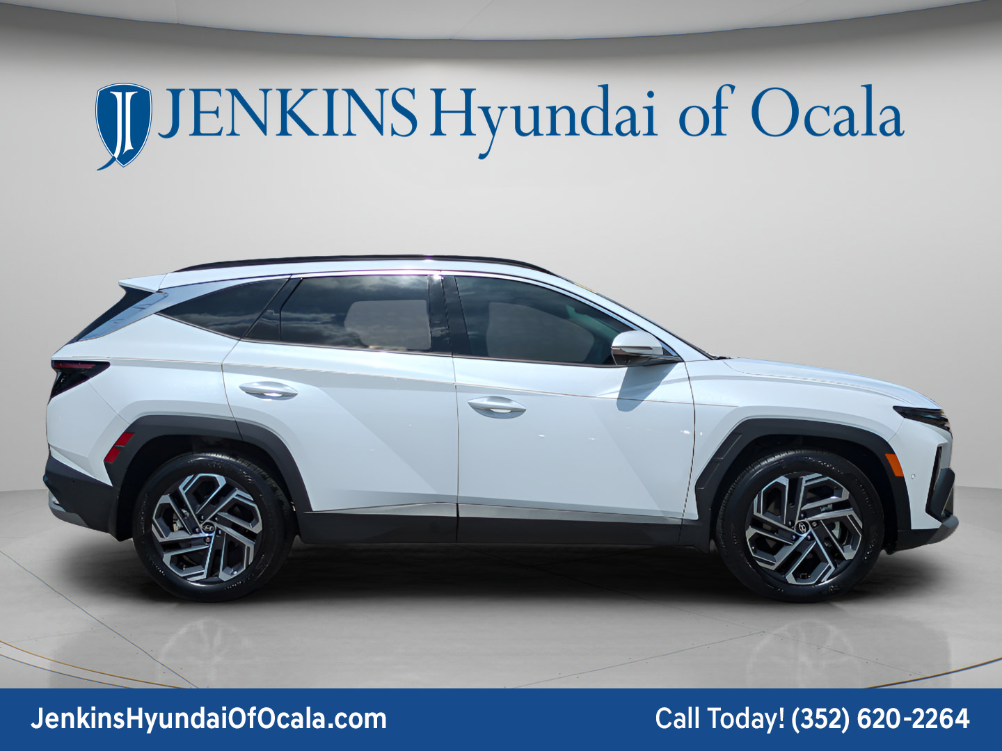 Certified 2025 Hyundai Tucson Limited FWD image 2