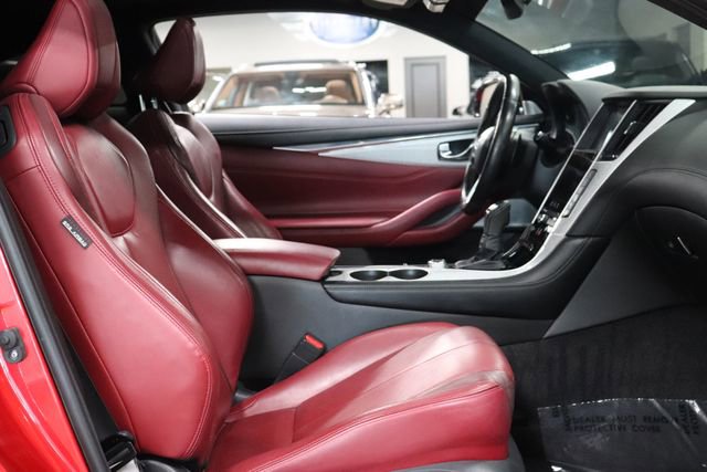 Used 2018 INFINITI Q60 Red Sport 400 w/ Sensory Package 3.0T Sport RWD image 17