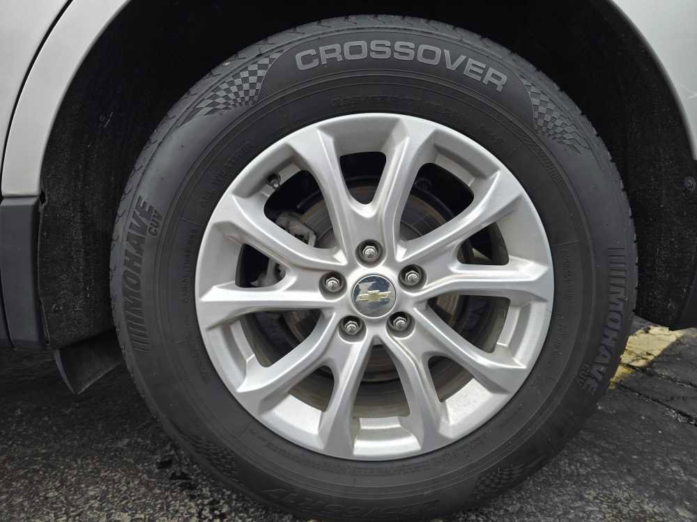 Used 2019 Chevrolet Equinox LT image 2