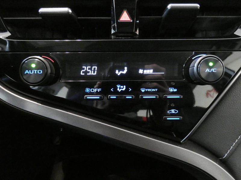 Used 2023 Toyota Camry SE image 12