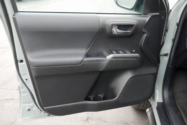 Used 2023 Toyota Tacoma TRD Sport image 12