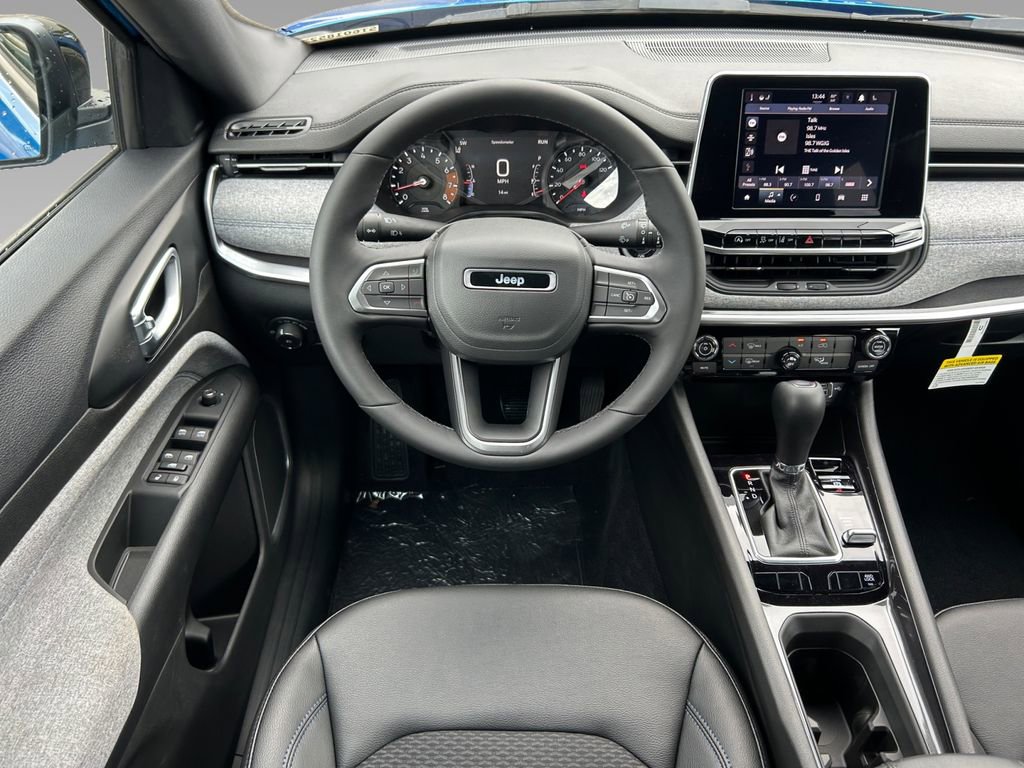 New 2025 Jeep Compass Latitude image 13