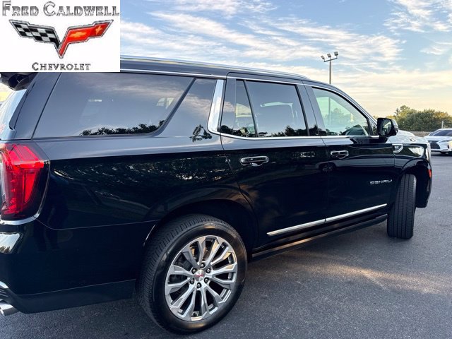 Certified 2021 GMC Yukon Denali w/ Denali Premium Package AWD/4WD image 3