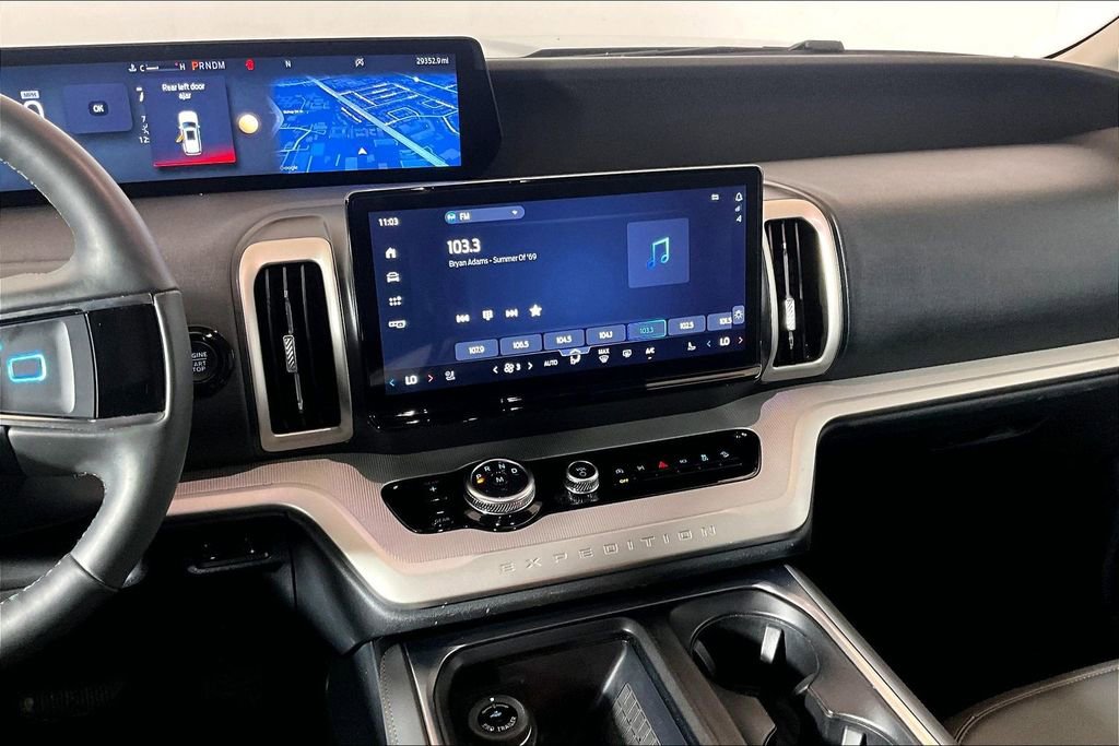 Certified 2025 Ford Expedition Active AWD/4WD image 5
