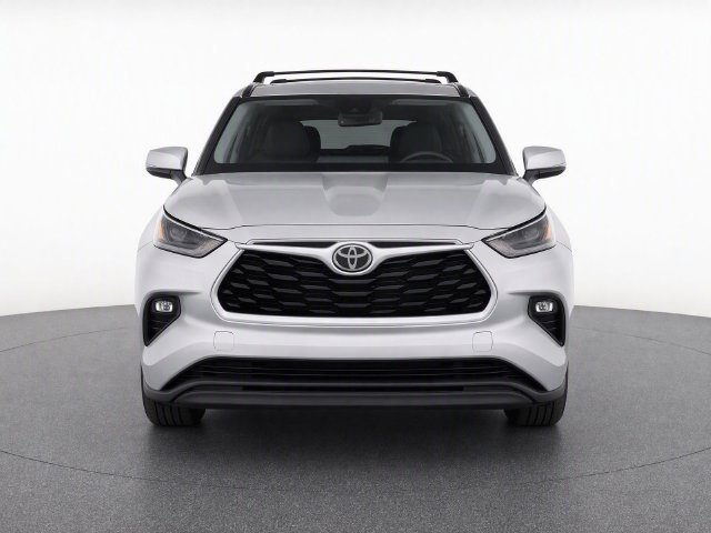 Used 2024 Toyota Highlander LE AWD/4WD image 5