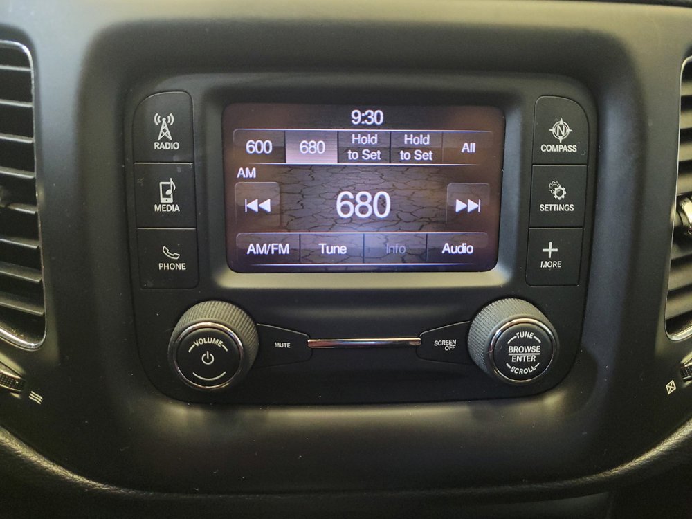 Used 2018 Jeep Compass Latitude w/ Safe & Security Group AWD/4WD image 25