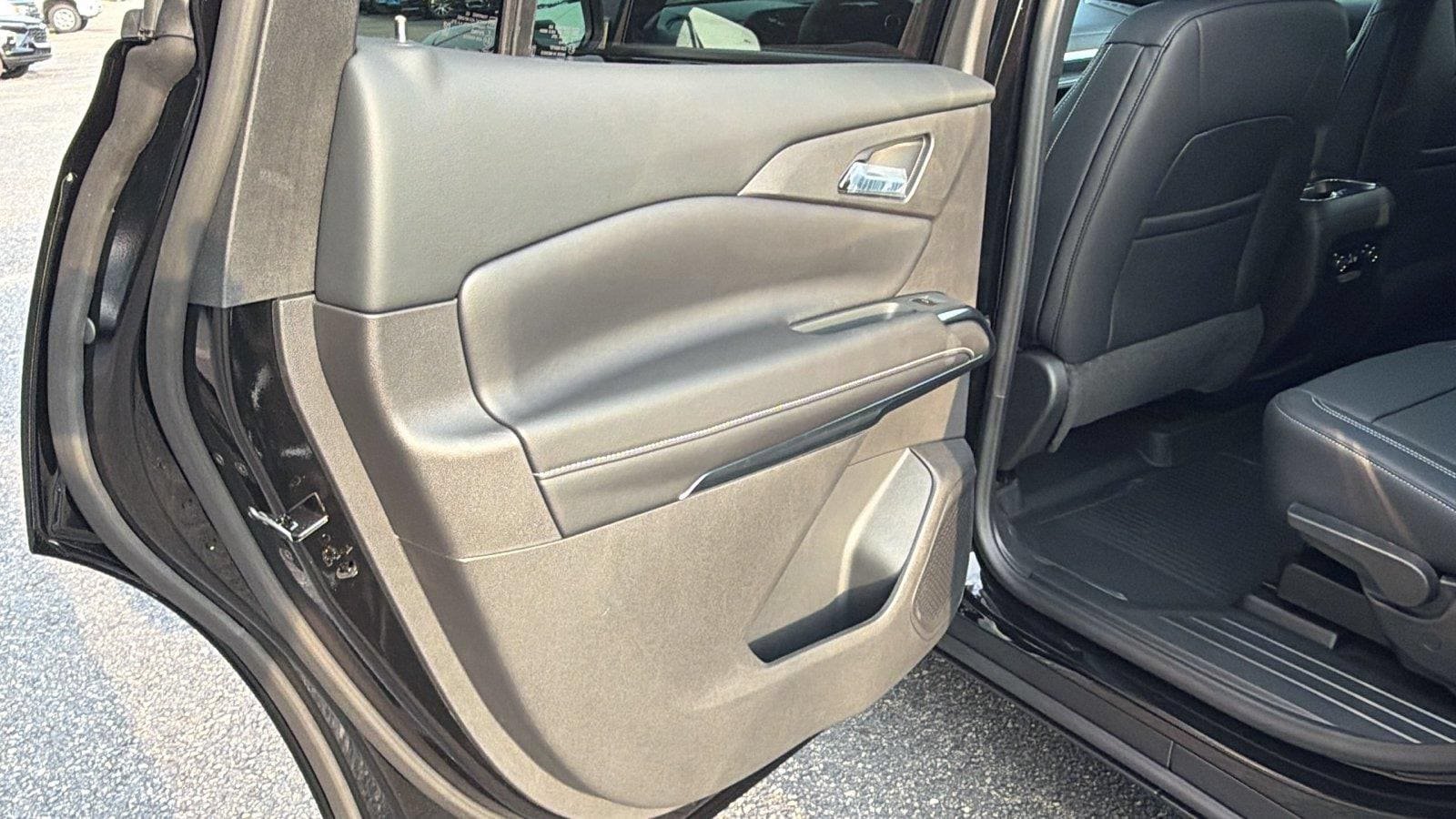 New 2027 Chevrolet Traverse LT w/ Midnight/Sport Edition FWD image 22