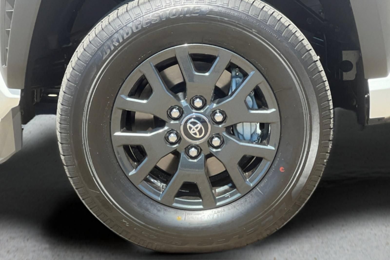New 2026 Toyota 4Runner SR5 AWD/4WD image 31