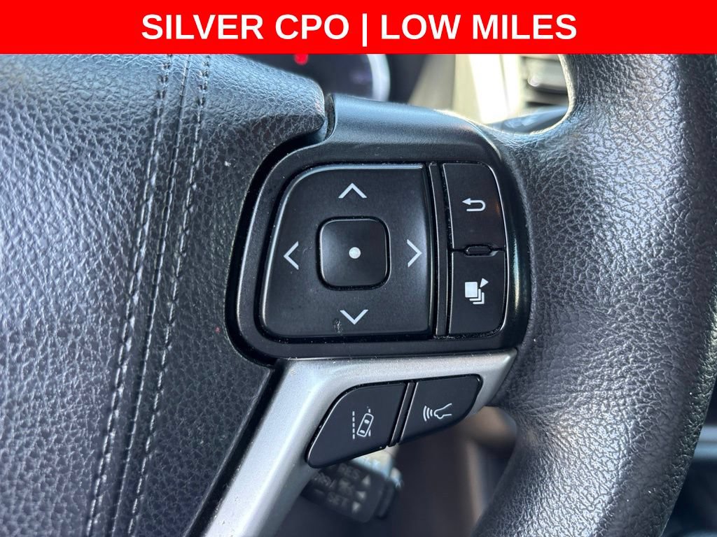 Used 2019 Toyota Highlander LE w/ Carpet Mat Package (TMS) FWD image 21