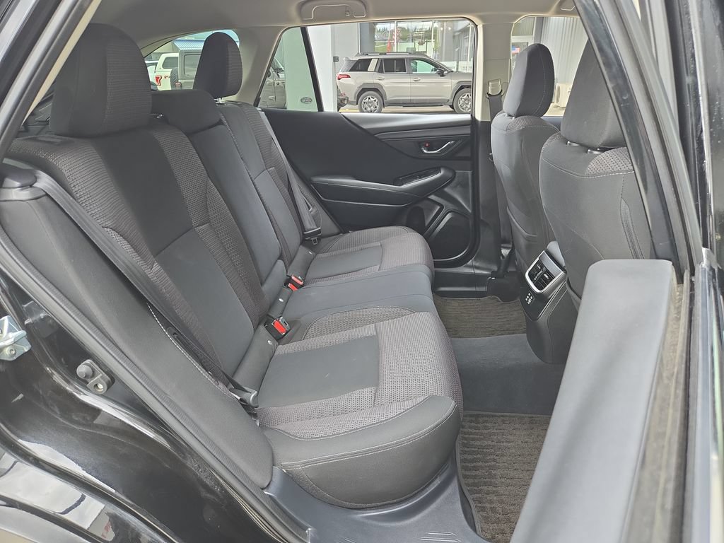 Used 2025 Subaru Outback Premium AWD/4WD image 16