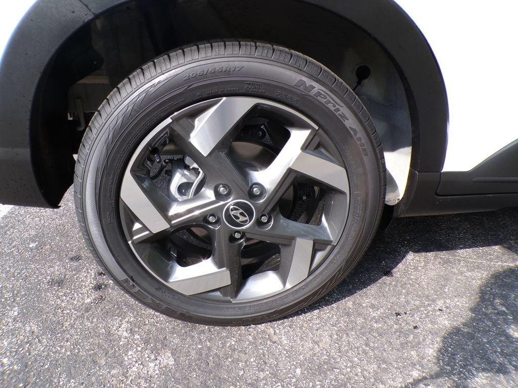 New 2026 Hyundai Venue SEL FWD image 18