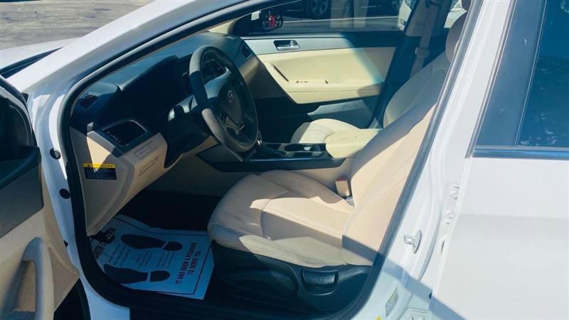 Used 2015 Hyundai Sonata SE image 11