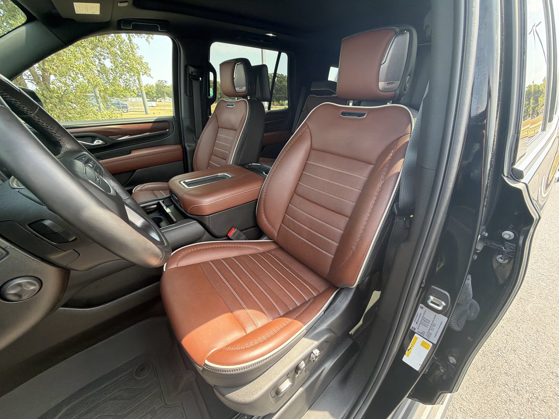 Certified 2024 GMC Yukon Denali Ultimate AWD/4WD image 11