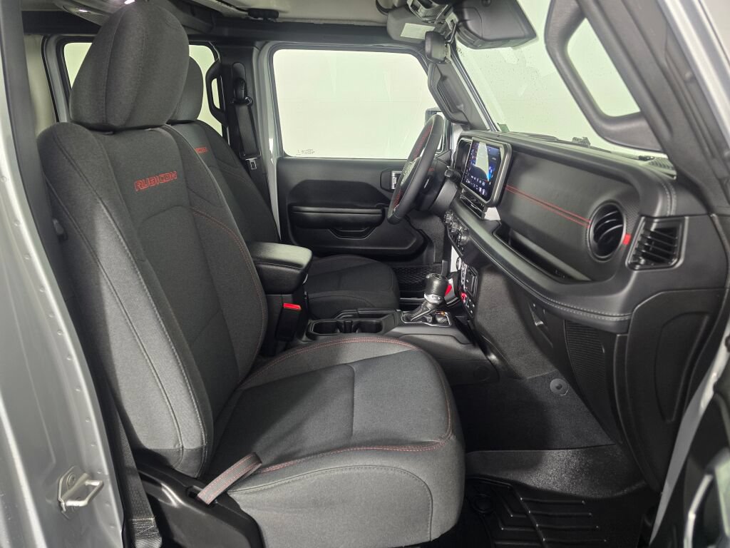 Used 2024 Jeep Wrangler Unlimited Rubicon AWD/4WD image 43