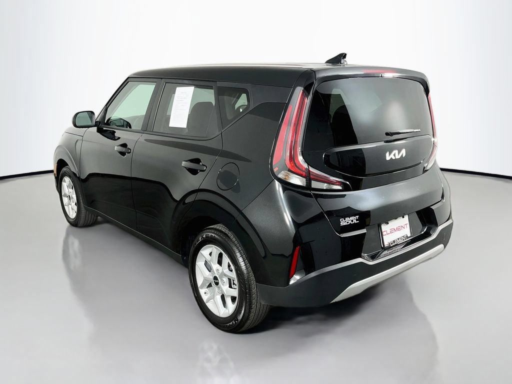 Used 2025 Kia Soul LX FWD image 9